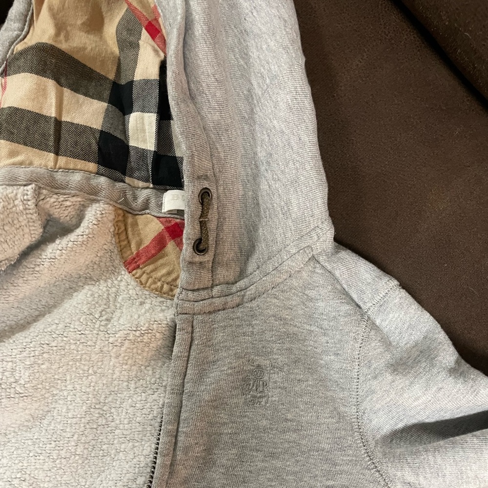 Burberry sweater